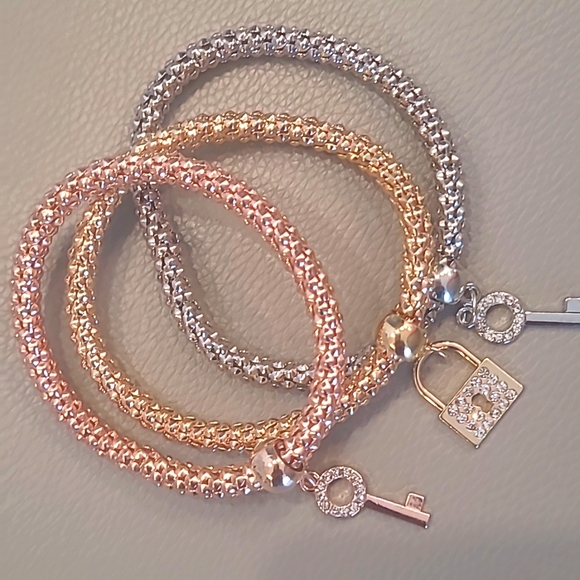 Stackable Bracelets with Lock & Key - Picture 5 of 5